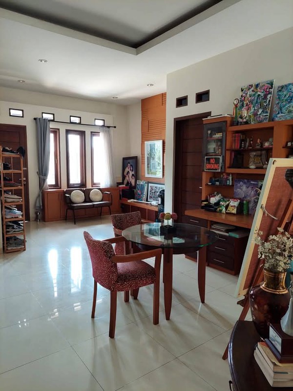 Rumah Mewah 2 Lantai di Bintaro - LT 315m2, Halaman Luas & Siap Huni (Nego)