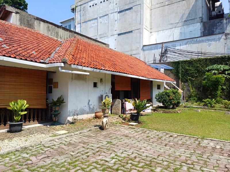 Dijual Rumah Lama Area Elite Dan Sangat Strategis Di Jl. Kertosono, Menteng, Jakarta Pusat