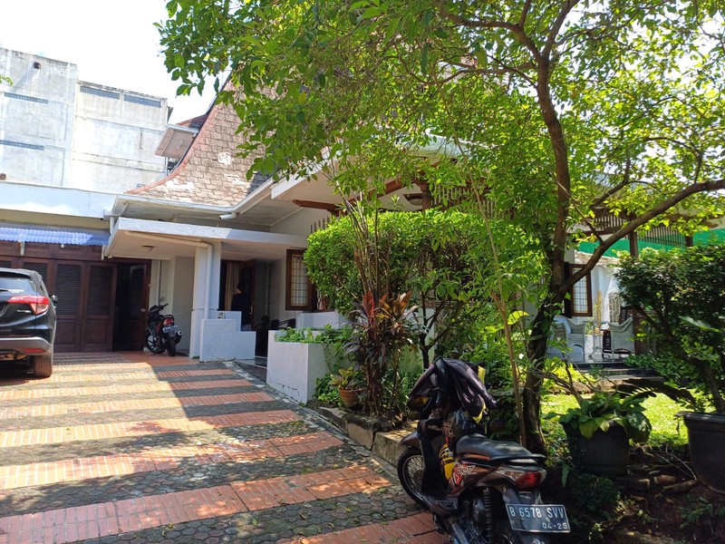 Dijual Rumah Lama Area Elite Dan Sangat Strategis Di Jl. Kertosono, Menteng, Jakarta Pusat