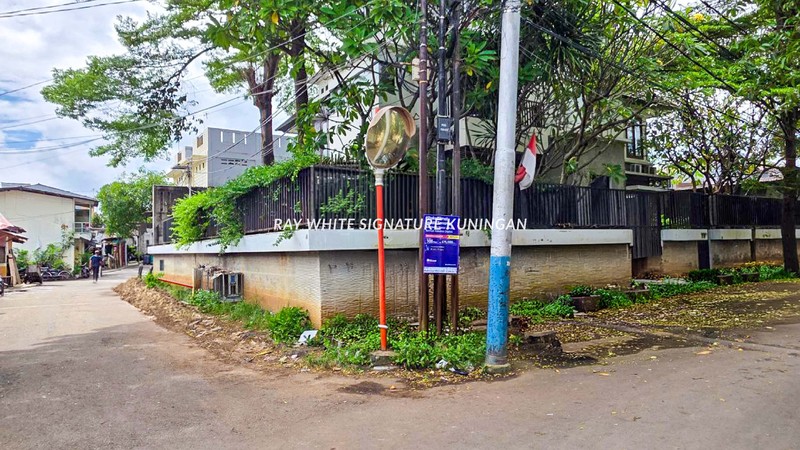 Rumah Posisi Hook di Jl Kayu Mas Selatan Pulo Gadung