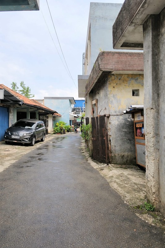 Dijual Cepat Kontrakan 8 Pintu di Ciputat - LT/LB 300m2, Token Tiap Pintu