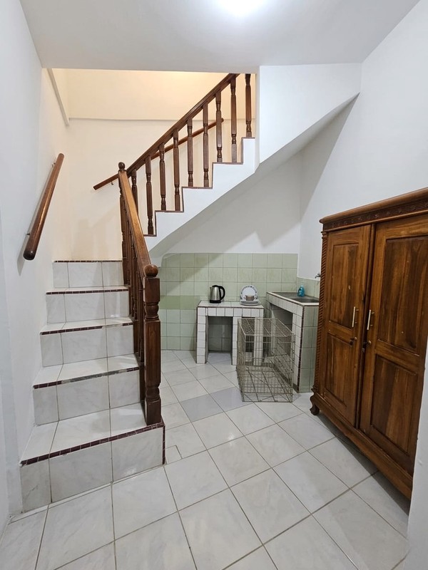 Passive Income Tinggi! Kost Mewah 11 Pintu + Paviliun di Jakarta Pusat - SHM, Full AC & Token