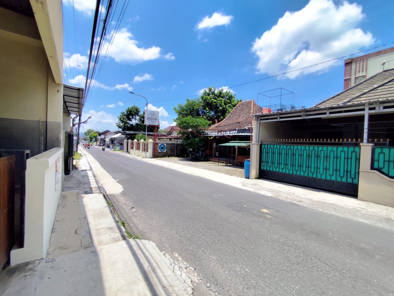 Sewa Rumah Luas & Strategis di Tanjungtirto Berbah Hanya 500m dari Jalan Raya Jogja-Solo