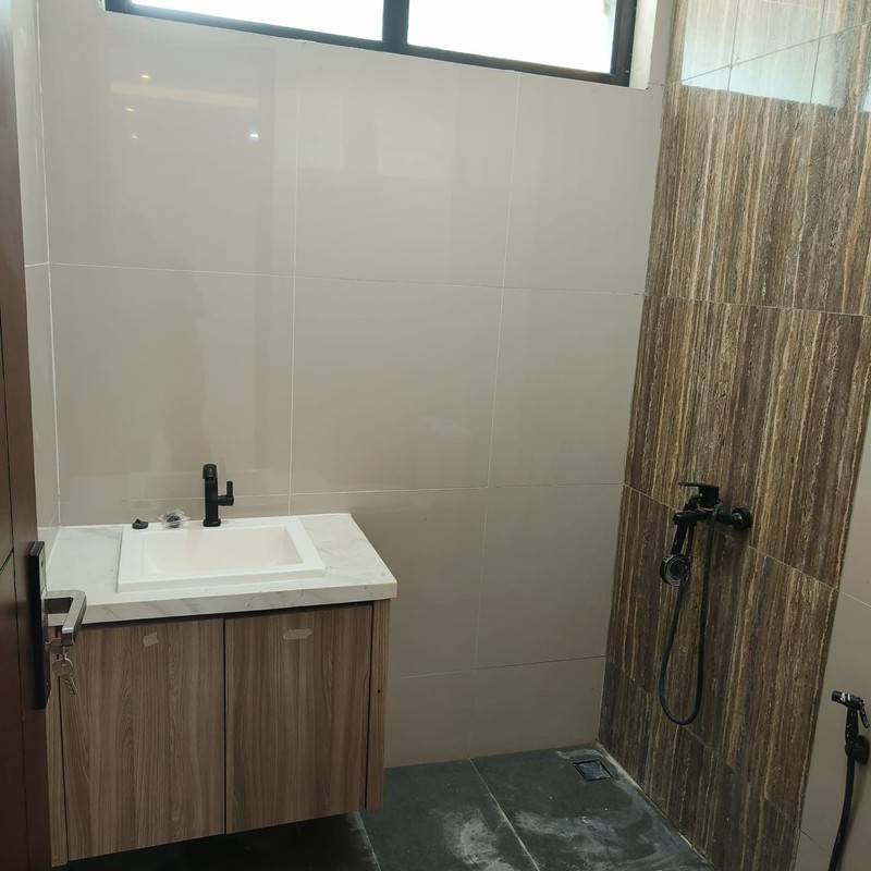 Jual Rumah Cantik 2 Lantai Grand Pakuwon Cluster North Victoria Surabaya Barat