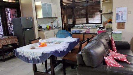 Dijual Rumah Lama Lokasi Strategis Di Jl. Alam Elok, Pondok Indah, Jakarta Selatan