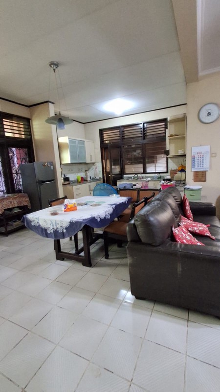 Dijual Rumah Lama Lokasi Strategis Di Jl. Alam Elok, Pondok Indah, Jakarta Selatan