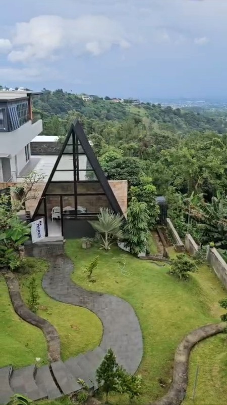 Dijual 1200 m2 Private Pool Rumah Villa Taman Dayu Ciputra Golf Pandaan Jatim - Cluster Sagamore Hills- Semi Furnished - Garasi Carport 11 Mobil Luas - Best View -Lokasi Bagus- Udara Sejuk - Taman Asr