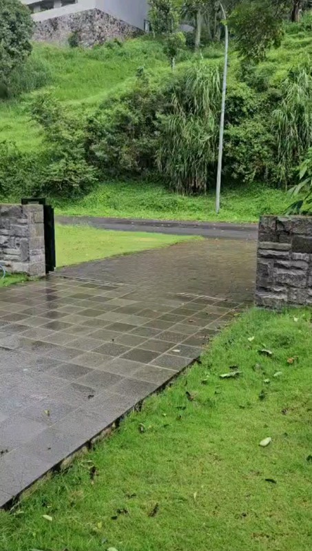 Dijual 1200 m2 Private Pool Rumah Villa Taman Dayu Ciputra Golf Pandaan Jatim - Cluster Sagamore Hills- Semi Furnished - Garasi Carport 11 Mobil Luas - Best View -Lokasi Bagus- Udara Sejuk - Taman Asr