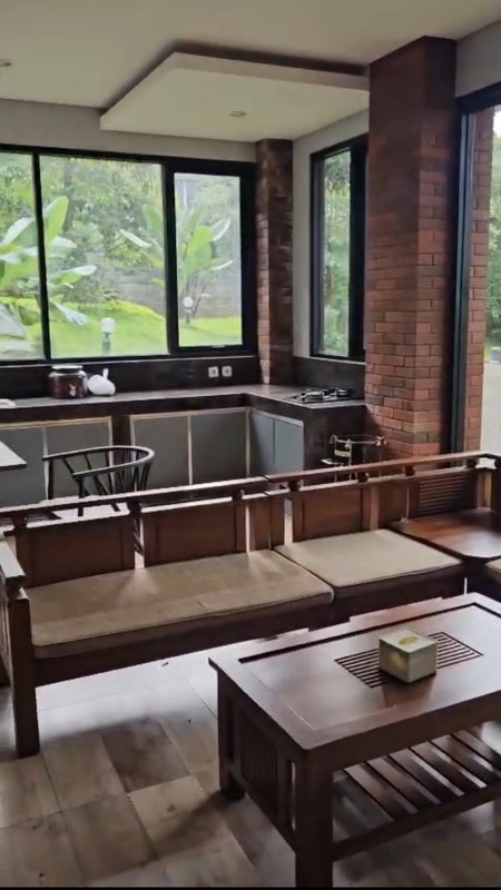 Dijual 1200 m2 Private Pool Rumah Villa Taman Dayu Ciputra Golf Pandaan Jatim - Cluster Sagamore Hills- Semi Furnished - Garasi Carport 11 Mobil Luas - Best View -Lokasi Bagus- Udara Sejuk - Taman Asr