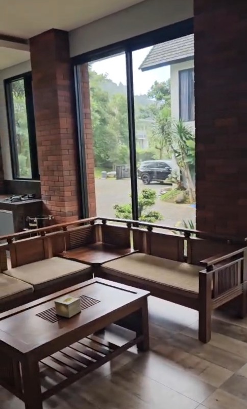 Dijual 1200 m2 Private Pool Rumah Villa Taman Dayu Ciputra Golf Pandaan Jatim - Cluster Sagamore Hills- Semi Furnished - Garasi Carport 11 Mobil Luas - Best View -Lokasi Bagus- Udara Sejuk - Taman Asr