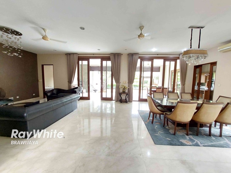 Rumah di Ampera Kemang, Jakarta Selatan, 5 menit ke Tol JORR