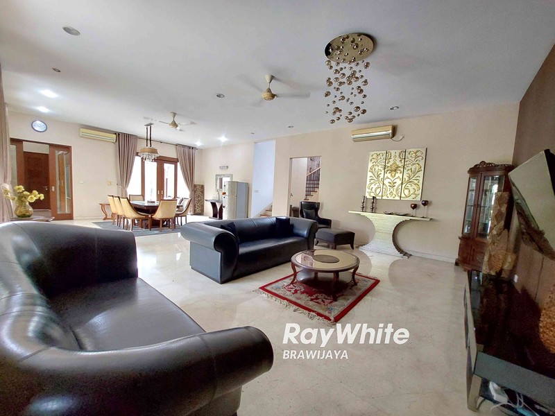 Rumah di Ampera Kemang, Jakarta Selatan, 5 menit ke Tol JORR