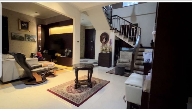 Dijual Rumah Lokasi Strategis Di Jl. Panglima Polim, Kebayoran Baru, Jakarta Selatan