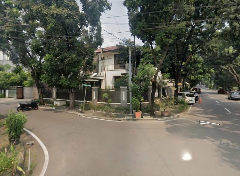 Dijual Rumah Lokasi Strategis Di Jl. Panglima Polim, Kebayoran Baru, Jakarta Selatan