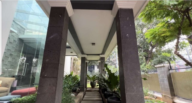 Dijual Rumah Lokasi Strategis Di Jl. Panglima Polim, Kebayoran Baru, Jakarta Selatan