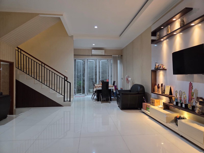 Rumah Cantik bagus siap huni Bintaro Jaya