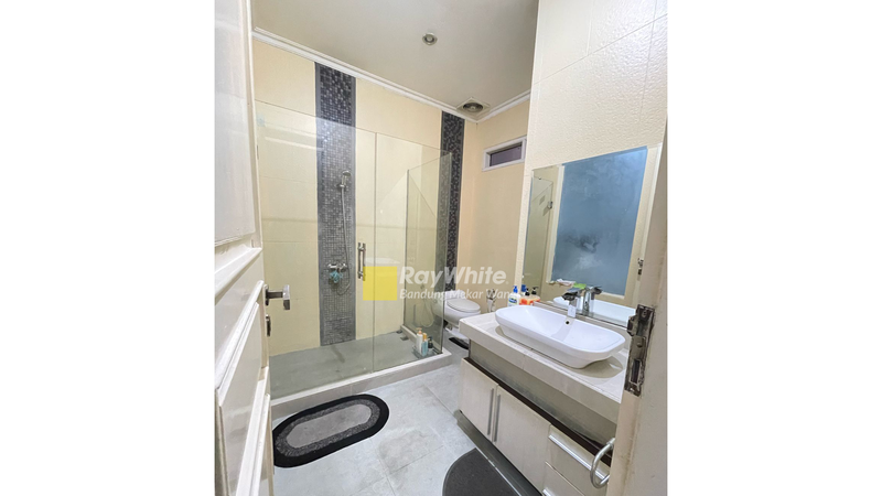 Rumah Batununggal One Gate System