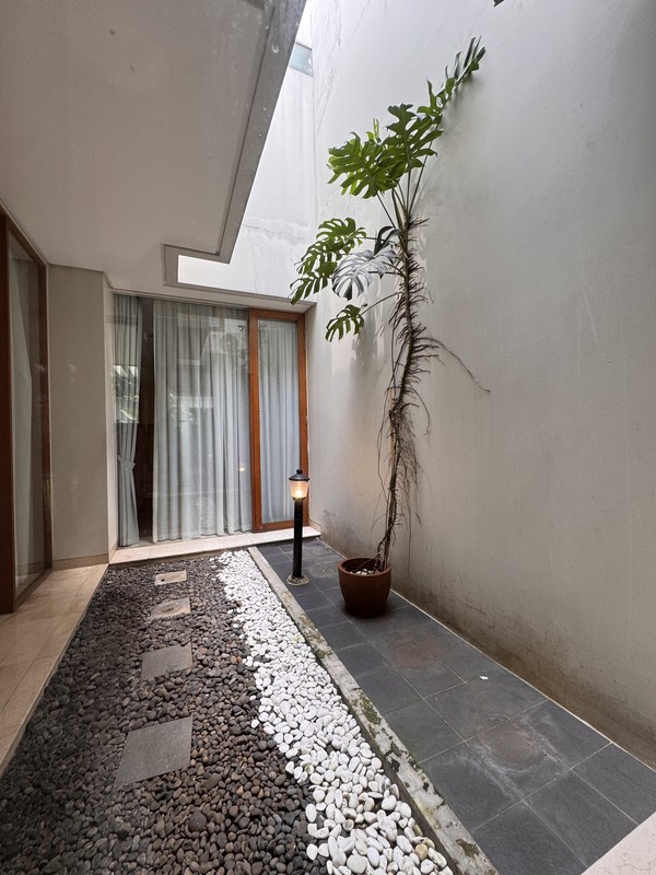 Luxury House for Rent in Kemang - Prime Location, Private Pool & Garden | Ideal for Expat Living