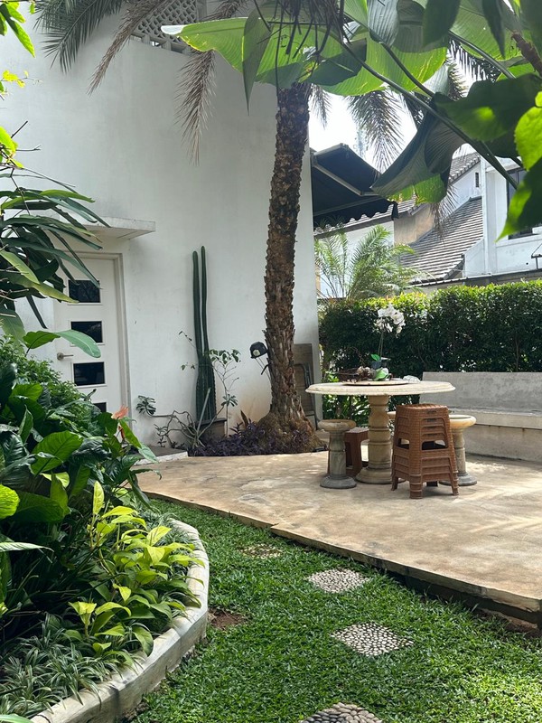 Rumah Di Kawasan Exclusive Emerald Residence Bintaro Jaya