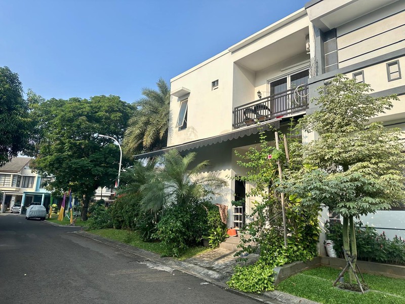 Rumah Di Kawasan Exclusive Emerald Residence Bintaro Jaya