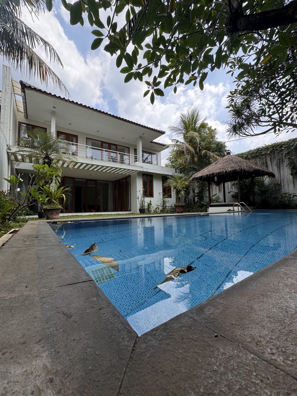Luxury House for Rent in Kemang - Prime Location, Private Pool & Garden | Ideal for Expat Living
