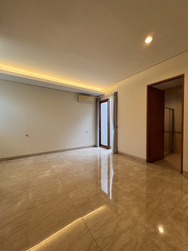 Luxury House for Rent in Kemang - Prime Location, Private Pool & Garden | Ideal for Expat Living