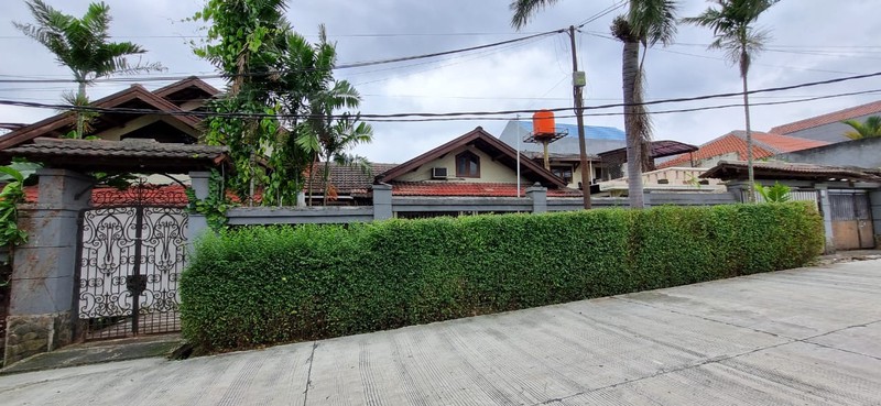 Rumah Gaya Klasik  Harga Menarik di Pesanggrahan Bintaro, Jakarta Selatan.