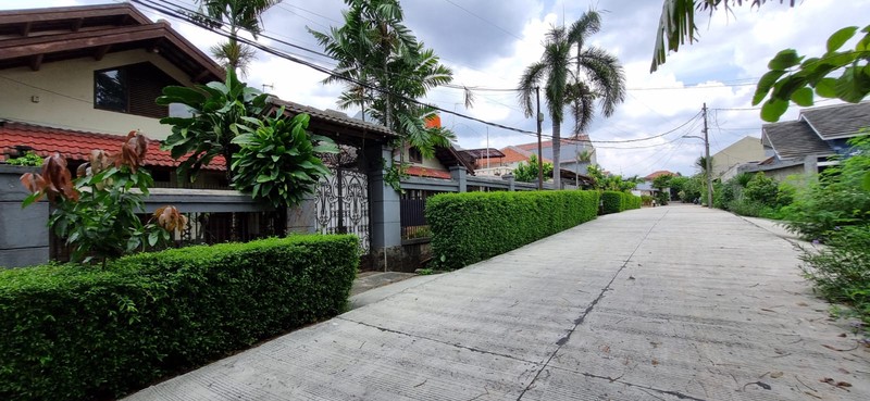 Rumah Gaya Klasik  Harga Menarik di Pesanggrahan Bintaro, Jakarta Selatan.