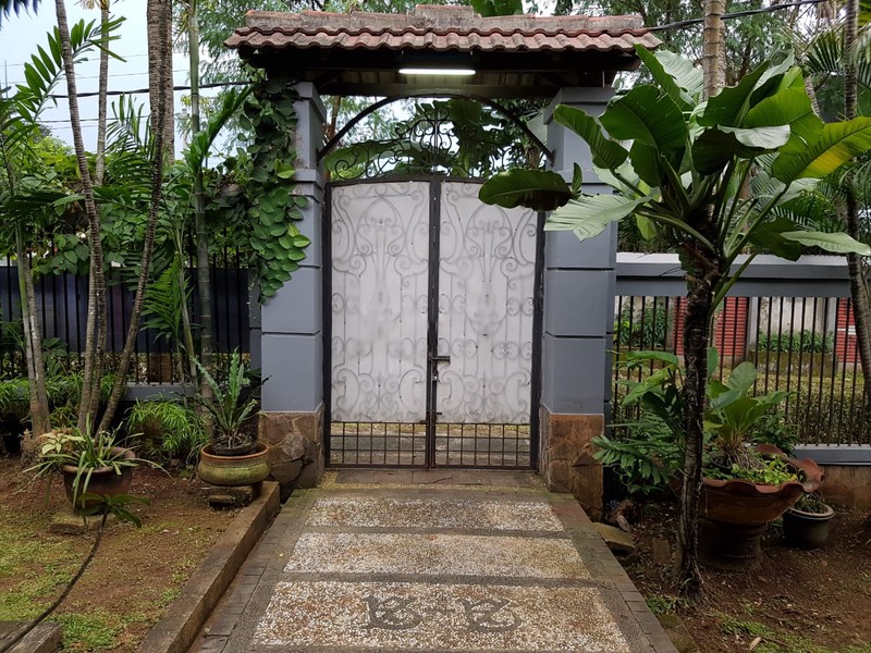 Rumah Gaya Klasik  Harga Menarik di Pesanggrahan Bintaro, Jakarta Selatan.