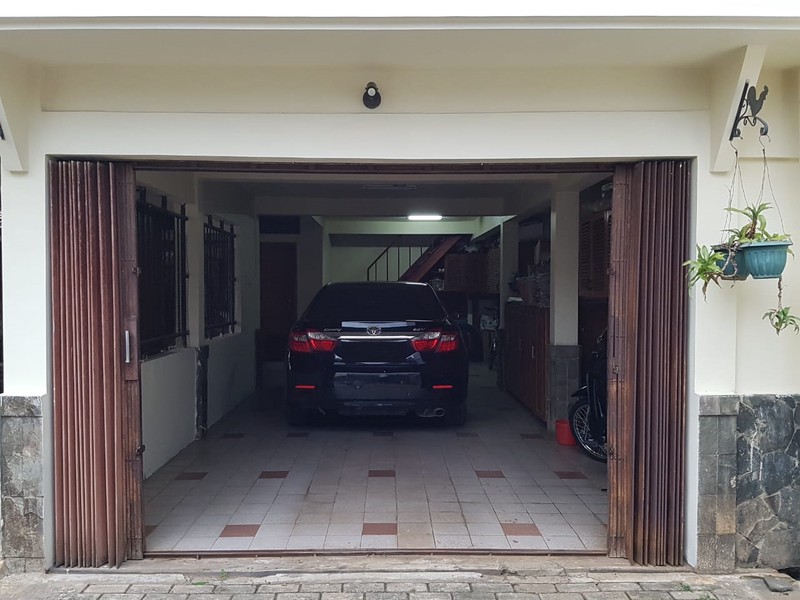 Rumah Gaya Klasik  Harga Menarik di Pesanggrahan Bintaro, Jakarta Selatan.