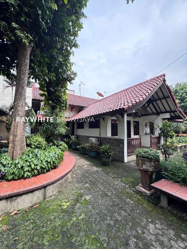 Rumah Bangunan 1 Lantai Lingkungan Asri Area Condet Jakarta Timur