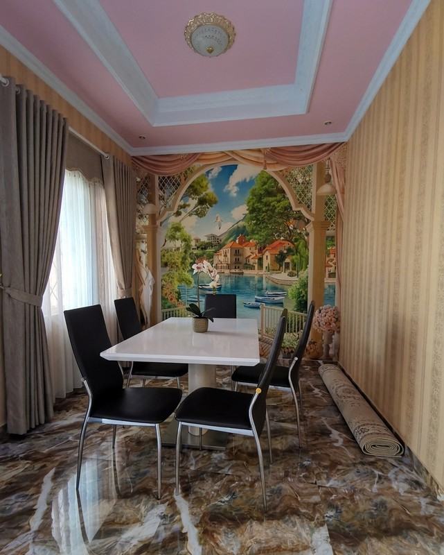 Dijual Rumah Mewah Tiga Lantai di Metland Transyogi