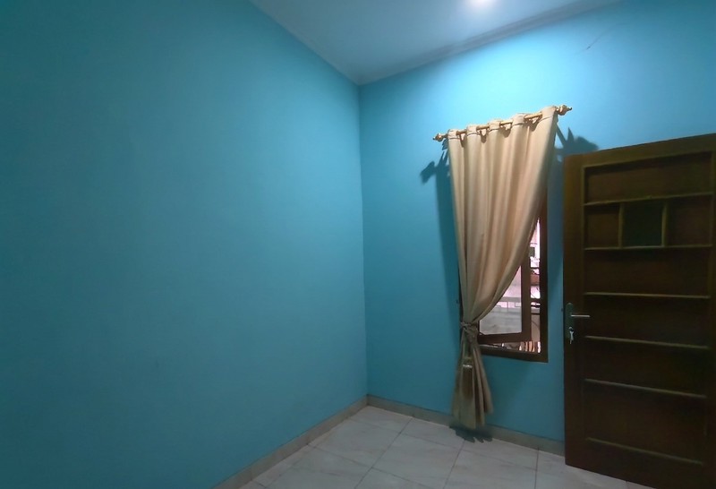 Dijual Rumah Mewah Tiga Lantai di Metland Transyogi