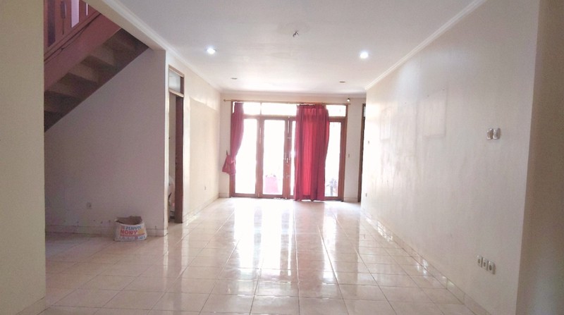 Rumah Komersil Siap Untuk Usaha dI Bintaro Sektor 3