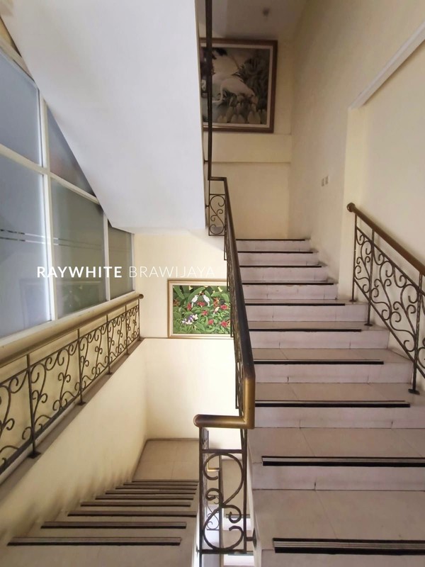 Ruko Siap Pakai 4 Lantai Area Radio Dalam