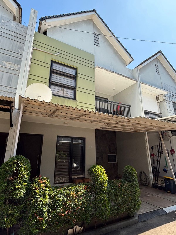 Rumah 2 Lantai Strategis Pondok Aren Dekat Stasiun Sudimara - SHM, Semi Furnished!