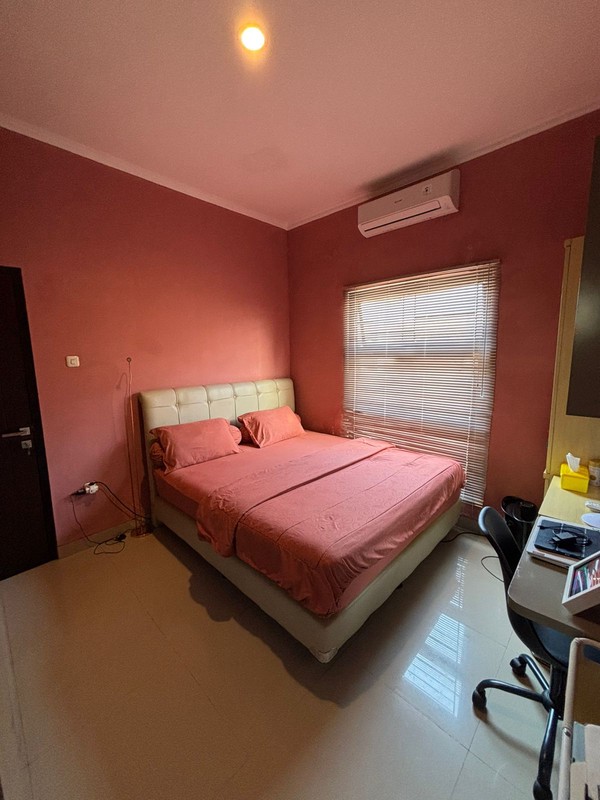 Rumah 2 Lantai Strategis Pondok Aren Dekat Stasiun Sudimara - SHM, Semi Furnished!
