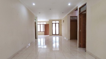 Rumah Usaha Strategis di Bintaro Sektor 3 - Cocok untuk Hunian Sekaligus Bisnis!