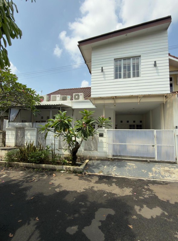 Cinere mega cinere rumah 4 kamar di komplek belakang informa