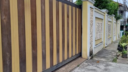 Rumah Mewah 2 Lantai Ciputat LT 542 m² - 5+1 KT, SHM, Balkon, Carport 2 Mobil