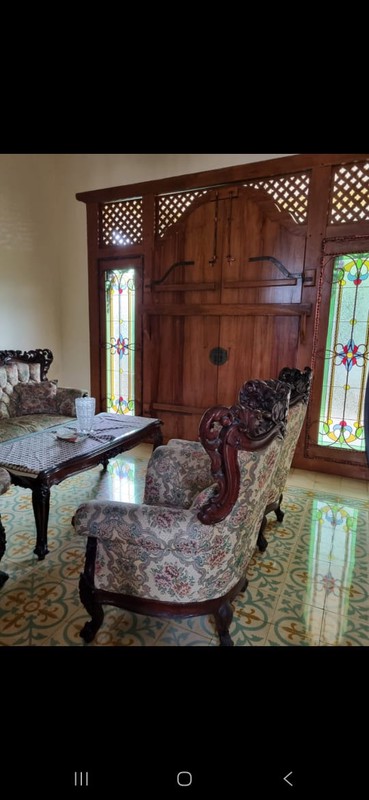 Rumah Mewah 2 Lantai Ciputat LT 542 m² - 5+1 KT, SHM, Balkon, Carport 2 Mobil