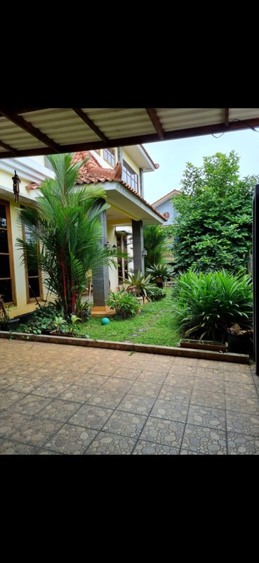 Rumah Mewah 2 Lantai Ciputat LT 542 m² - 5+1 KT, SHM, Balkon, Carport 2 Mobil