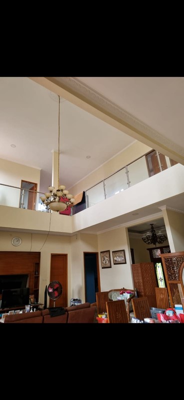 Rumah Mewah 2 Lantai Ciputat LT 542 m² - 5+1 KT, SHM, Balkon, Carport 2 Mobil.