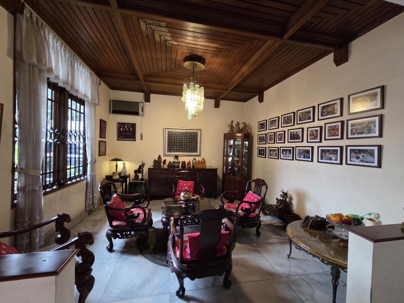 Rumah Mewah Posisi Hook di Jl Sekolah Duta Pondok Indah Lokasi Tenang