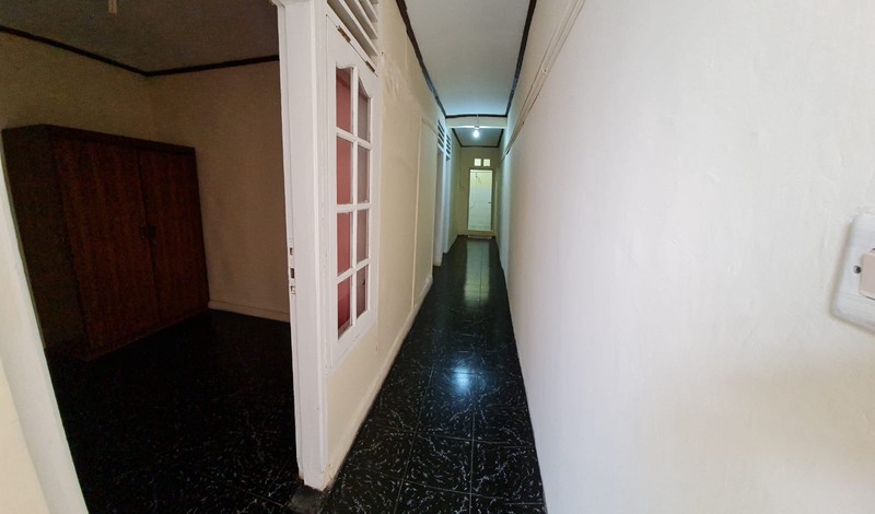 Rumah 2 Lantai Ciputat Strategis Dekat Stasiun & Mall - SHM, Ada Taman & Carport!