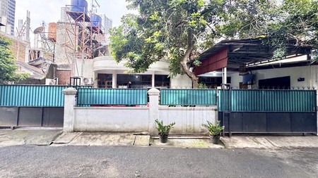 Dijual Rumah Besar Strategis di Pedurenan, Setiabudi, Jakarta Selatan - Cocok untuk Hunian & Investasi