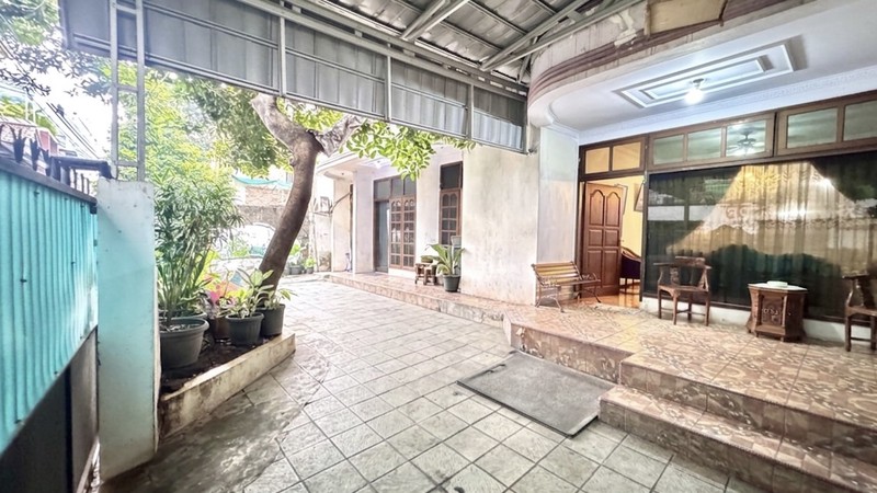 Dijual Rumah Besar Strategis di Pedurenan, Setiabudi, Jakarta Selatan - Cocok untuk Hunian & Investasi