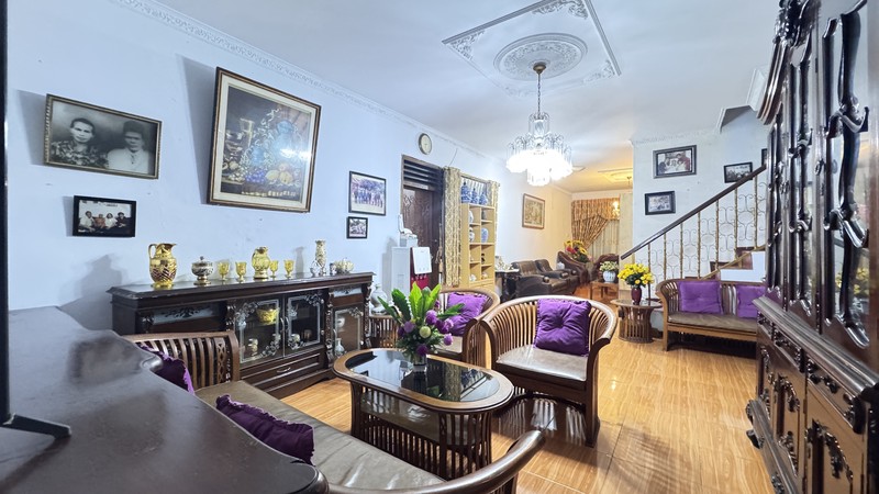 Dijual Rumah Besar Strategis di Pedurenan, Setiabudi, Jakarta Selatan - Cocok untuk Hunian & Investasi