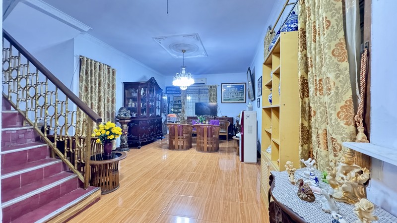 Dijual Rumah Besar Strategis di Pedurenan, Setiabudi, Jakarta Selatan - Cocok untuk Hunian & Investasi