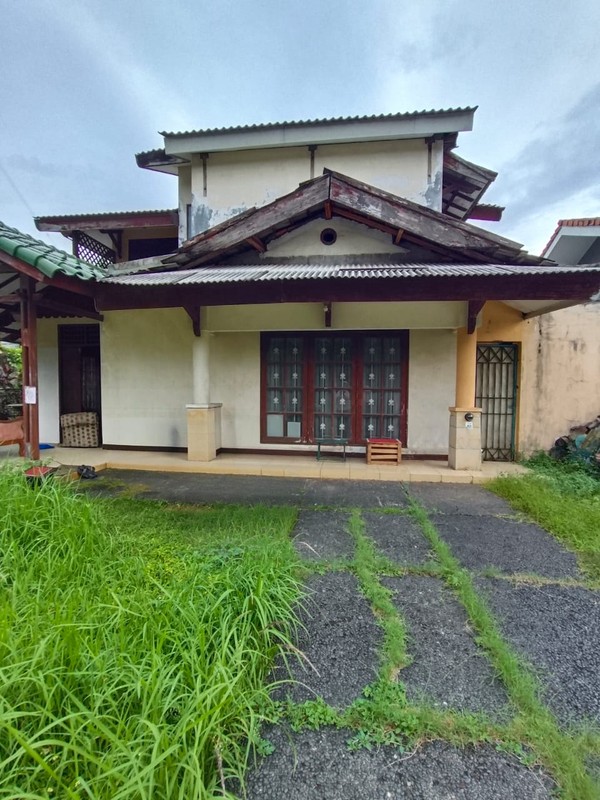Rumah di HOEK Luas Bintaro Sektor 9 LT 350 m² - 4+2 KT, SHM, Taman Depan & Samping